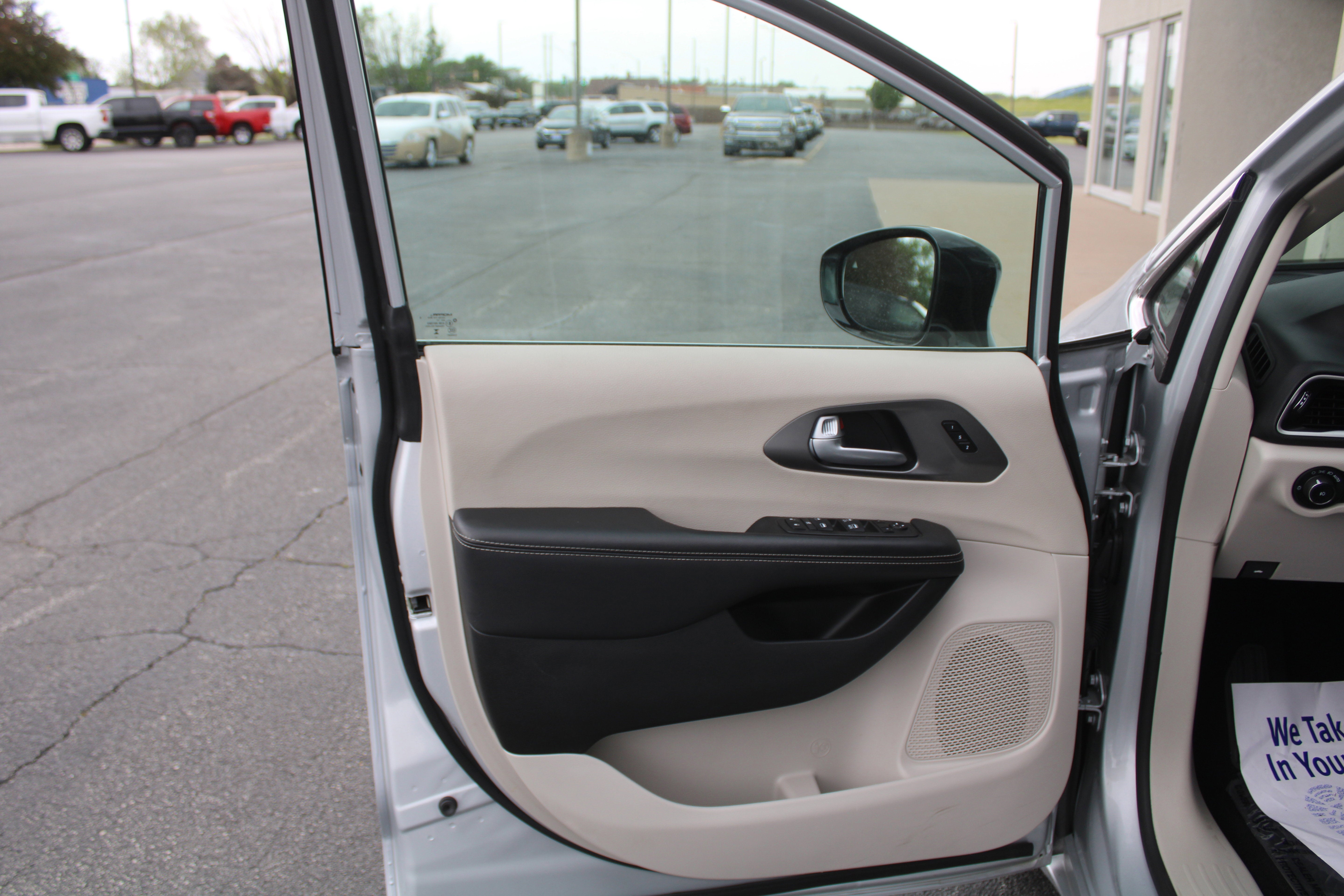 2024 Chrysler Pacifica Touring L