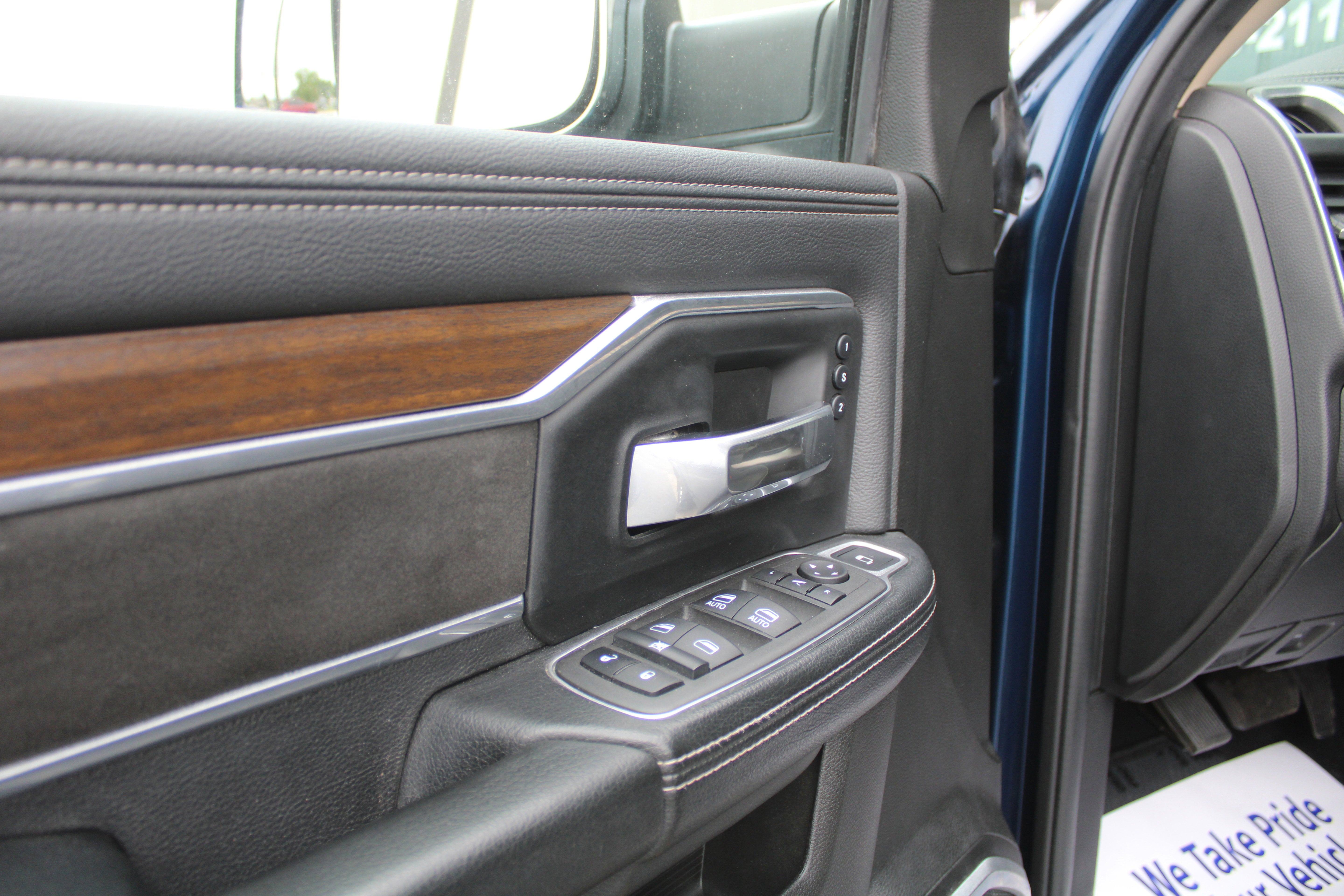 2022 RAM 2500 Laramie Crew Cab 4x4 6'4" Box