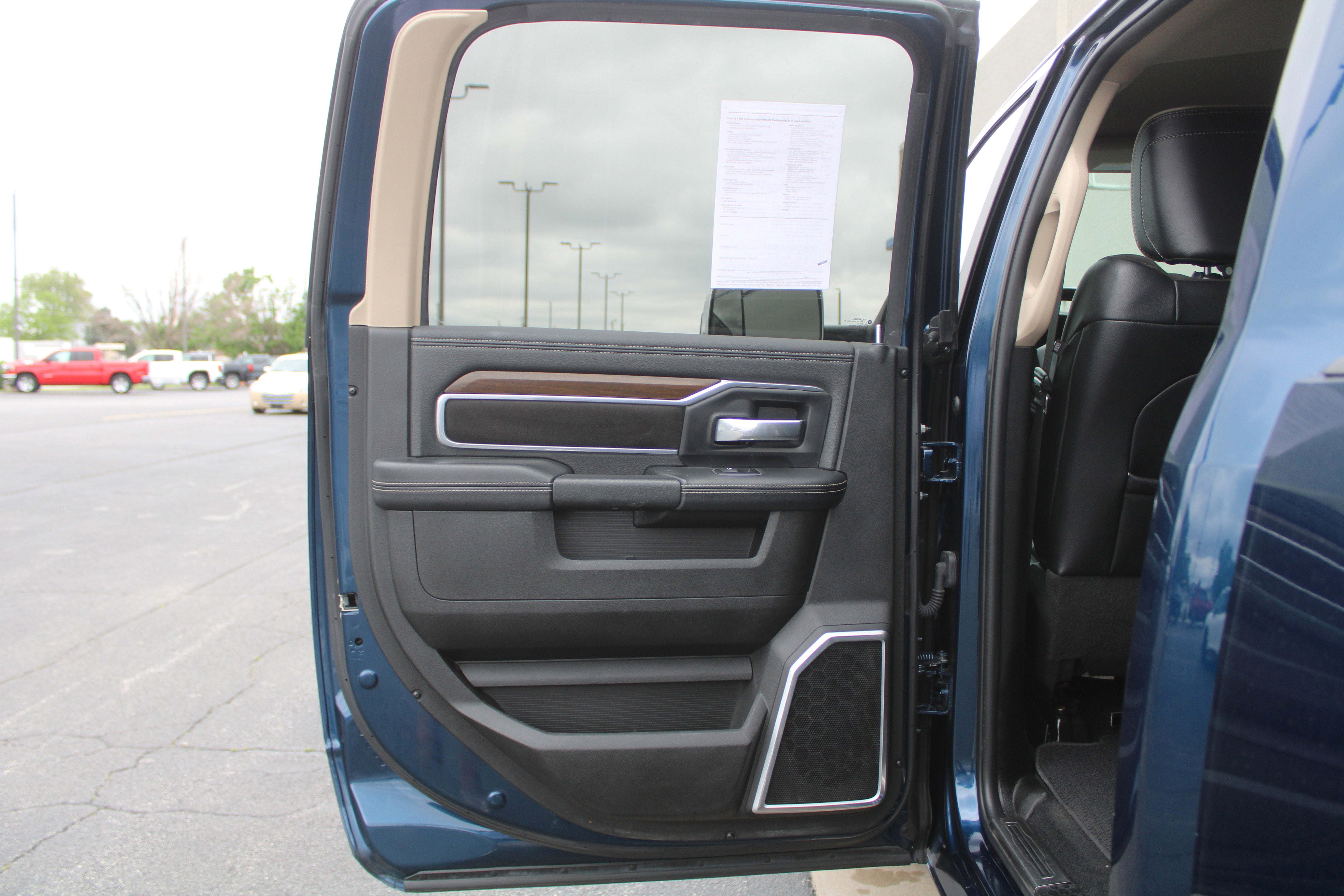 2022 RAM 2500 Laramie Crew Cab 4x4 6'4" Box
