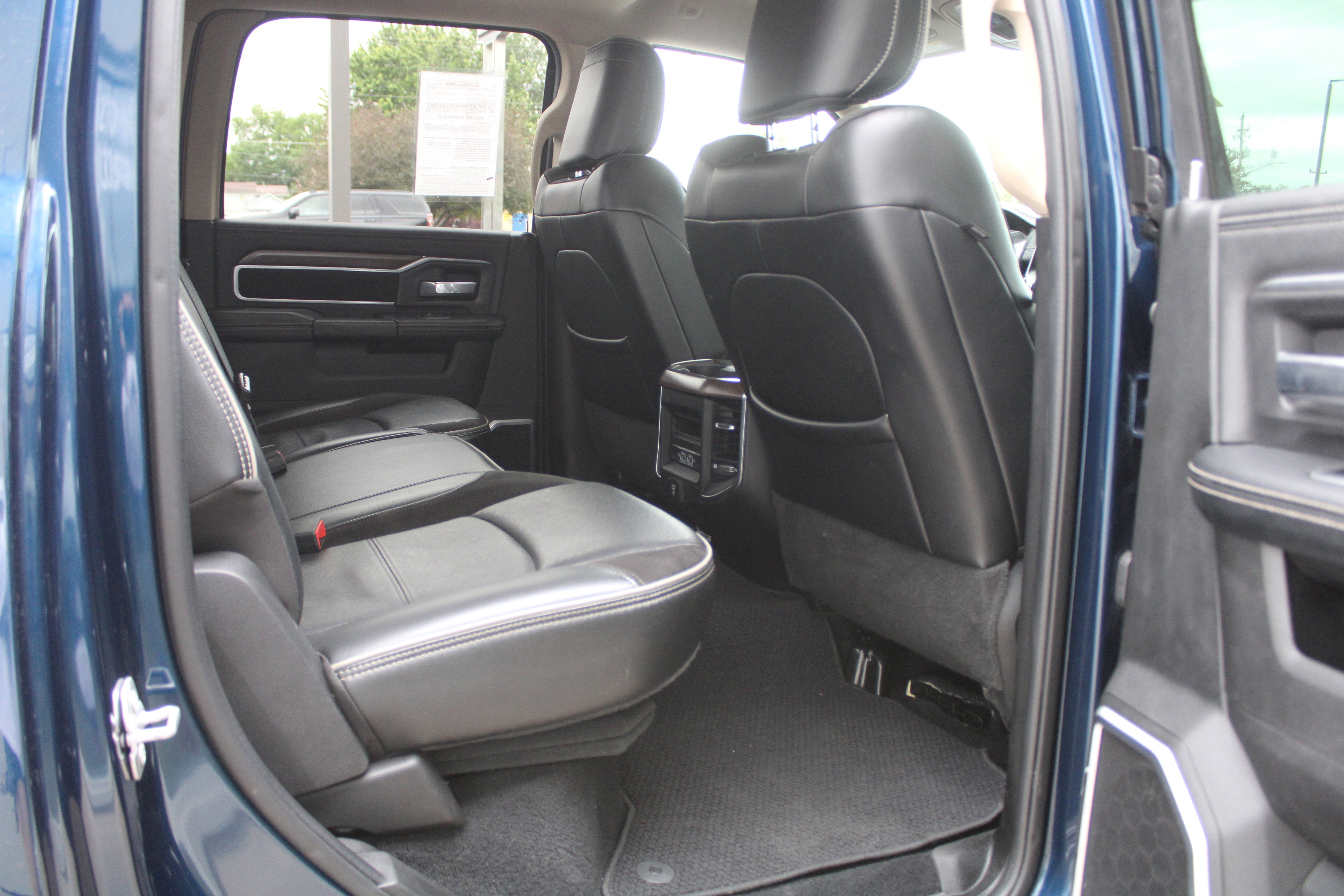 2022 RAM 2500 Laramie Crew Cab 4x4 6'4" Box
