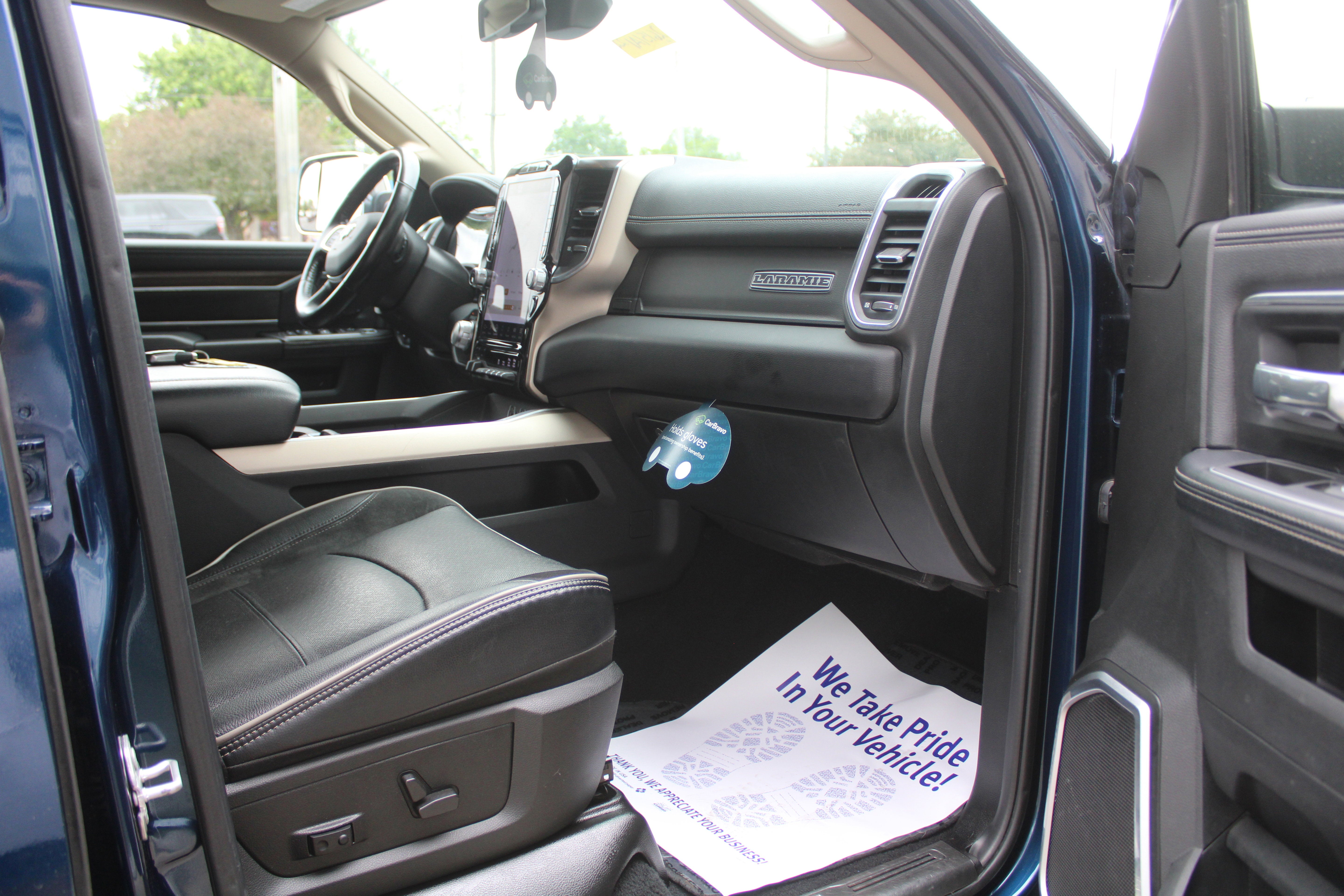 2022 RAM 2500 Laramie Crew Cab 4x4 6'4" Box