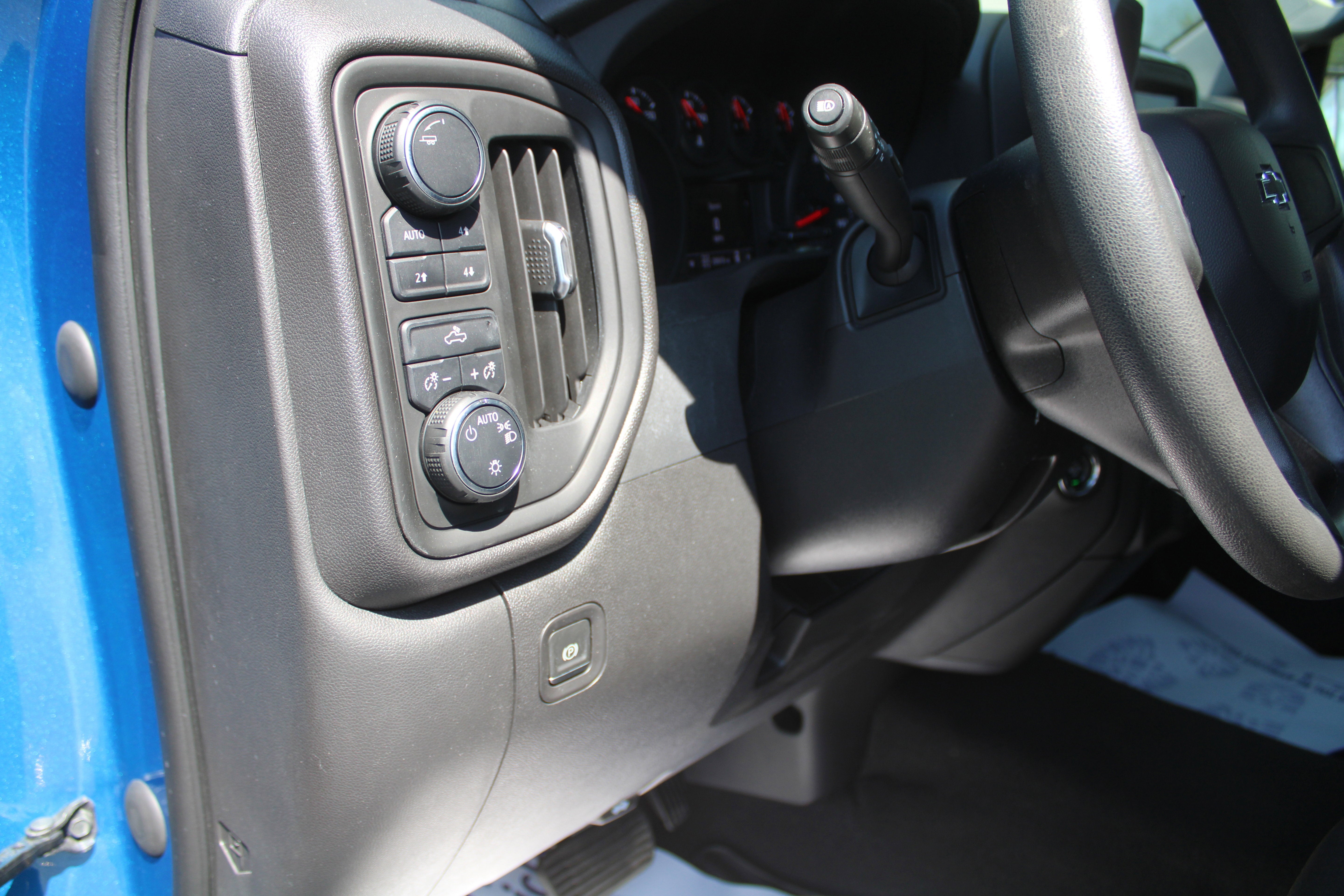 2023 Chevrolet Silverado 1500 Custom Trail Boss