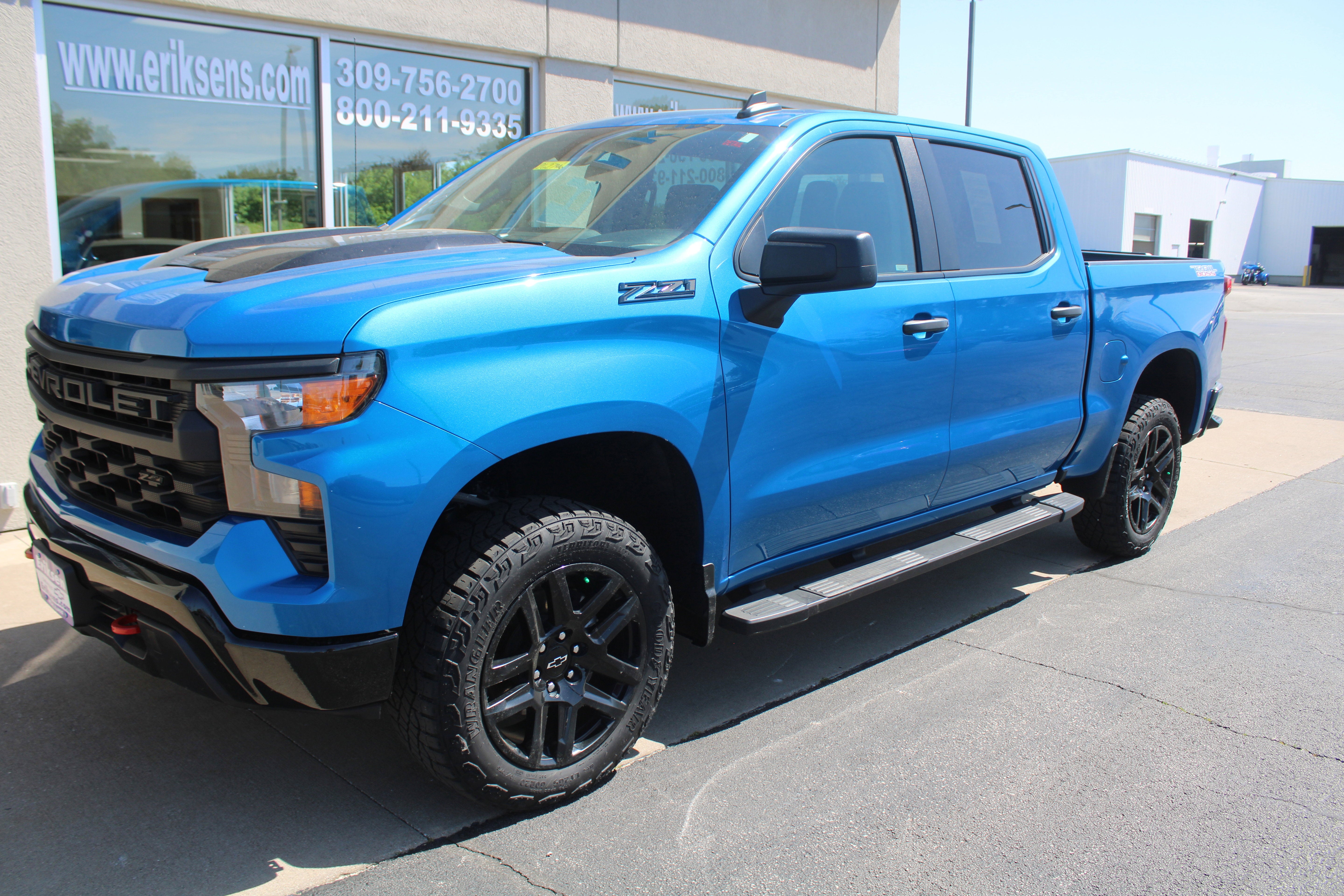 2023 Chevrolet Silverado 1500 Custom Trail Boss