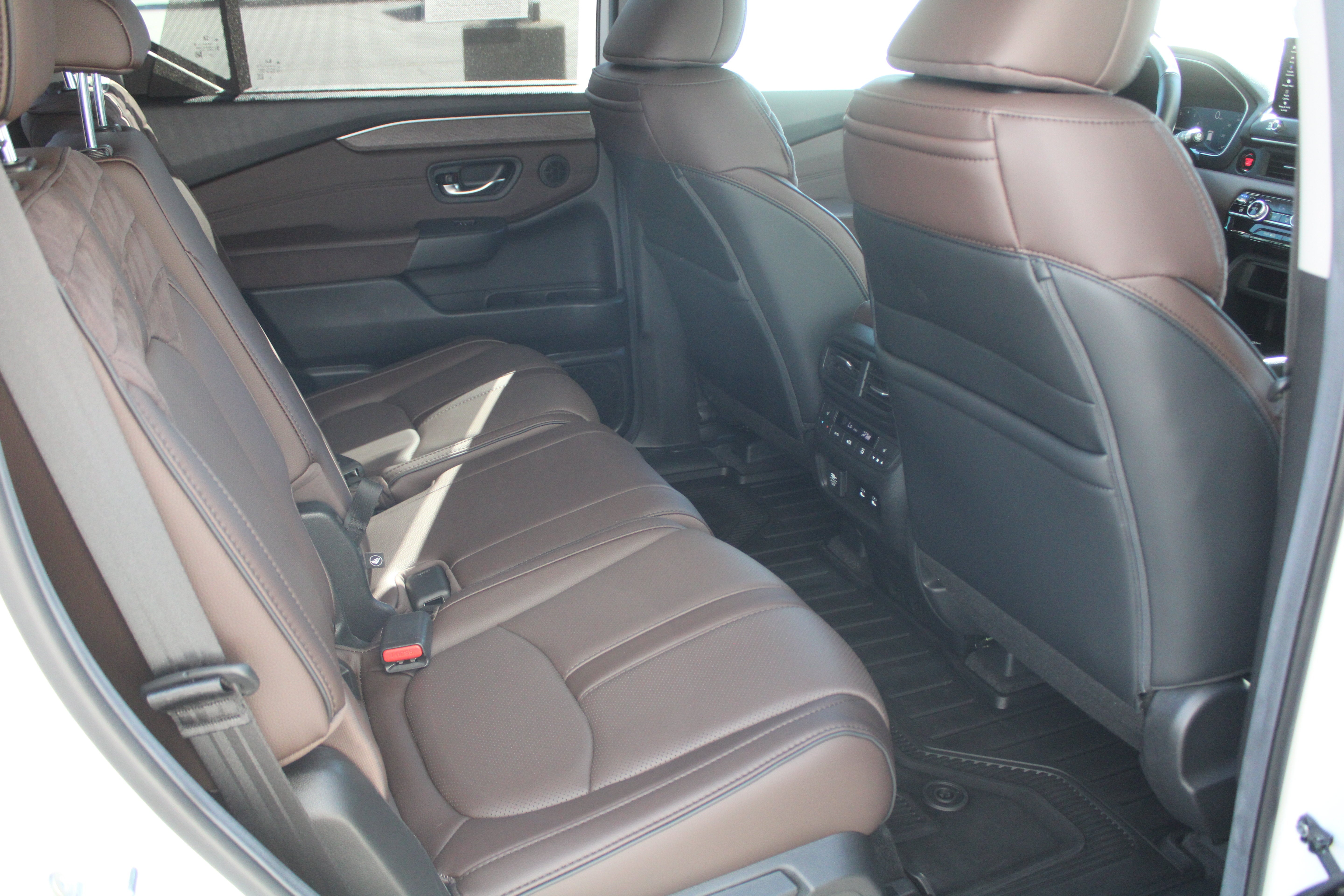 2026 Honda Pilot Elite - Photo 28