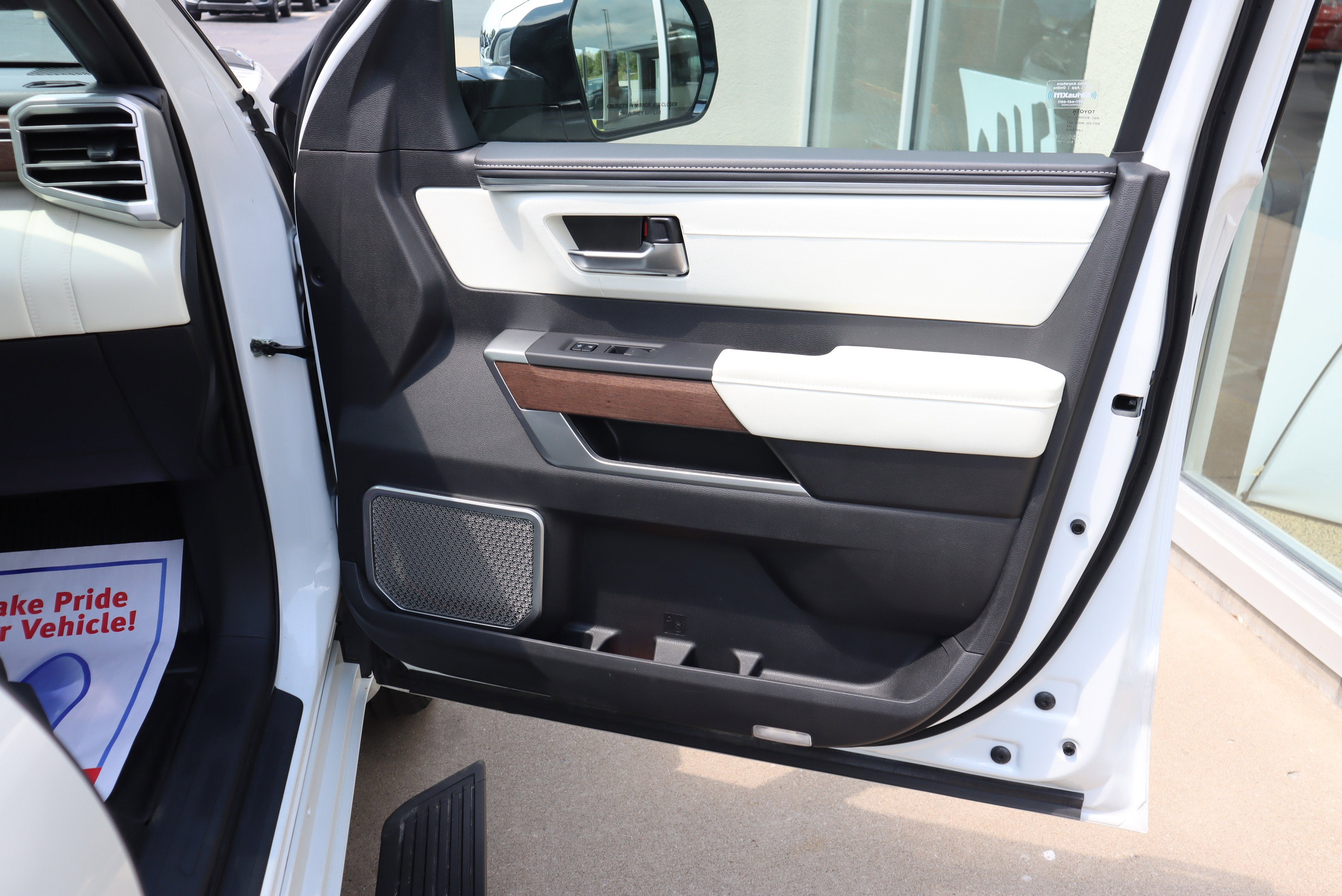 2022 Toyota Tundra Hybrid Capstone