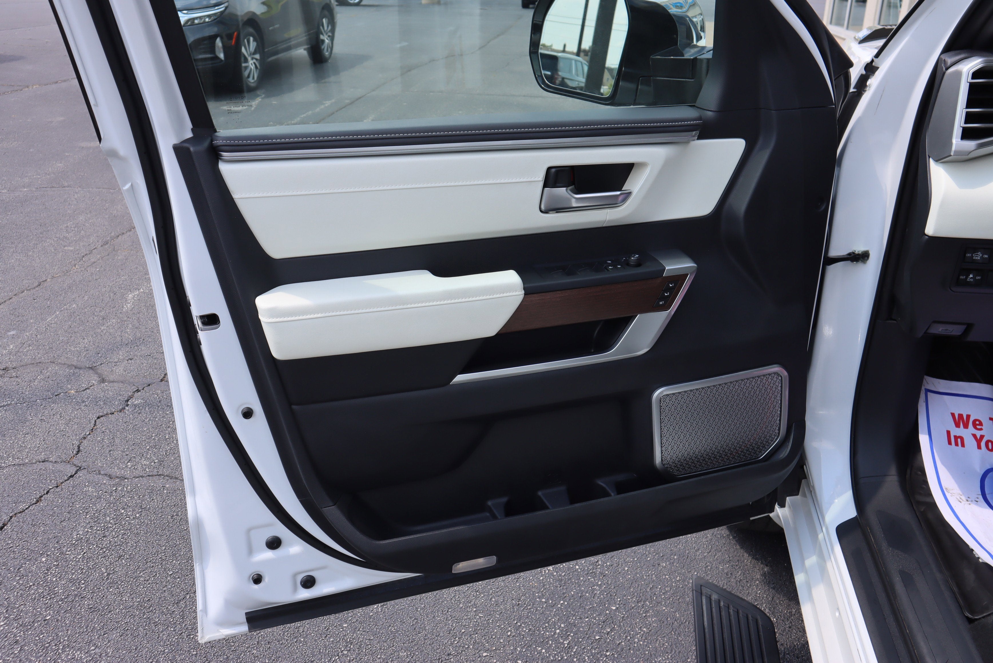 2022 Toyota Tundra Hybrid Capstone